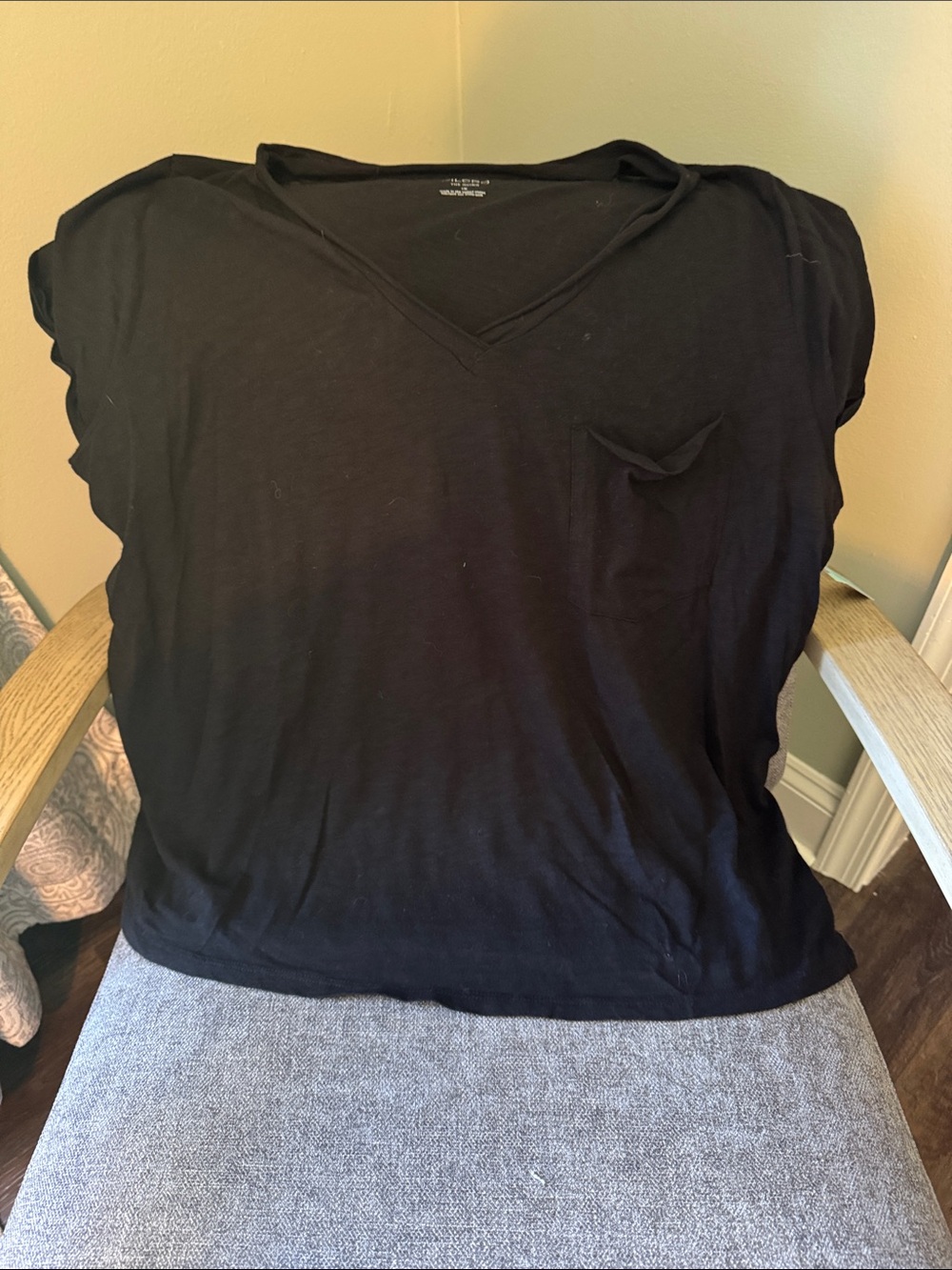 Pilcro Black V-Neck Short Sleeve Pocket Tee